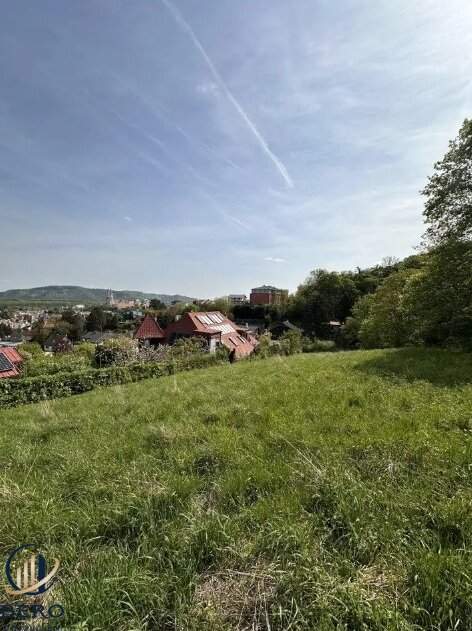 Sonniges Grundstück auf Eigengrund für Ihre Traumvilla in Toplage von Klosterneuburg