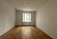 ERSTBEZUG - Helle 4-Zimmer Altbauwohnung mit 2 Bädern, 2 WCs, Abstellraum und Kellerabteil - UNBEFRISTET