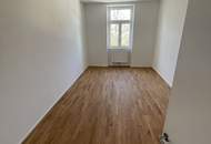 Erstbezug! Helle 2-Zimmer Wohnung mit Parkett und neuer Einbauküche