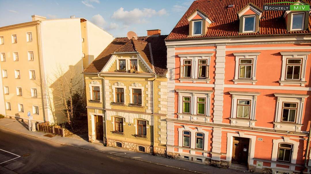 Sanierungsbedürftige Altbauwohnung in Leobener Stadtvilla am Mareckkai - Mehrheitsanteil und Mieteinnahmen mit Murblick