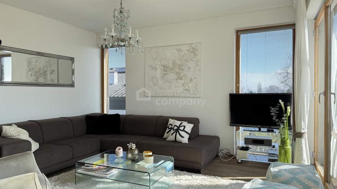 Wohnhaus mit Attersee-Seeblick und Seezugang in Litzlberg/Seewalchen, 2 Wohneinheiten.