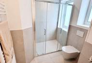 Stark reduziert - Stylischer Wohntraum im Dachgeschoss! Frisch saniert + Ruhelage + Traumhaftes Altbauhaus + Hofseitige Terrasse + U-Bahn ums Eck + Beste Infrastruktur und Anbindung!