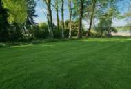 Traumhaftes Badegrundstück am Ostufer des Obertrumer Sees mit Steg!