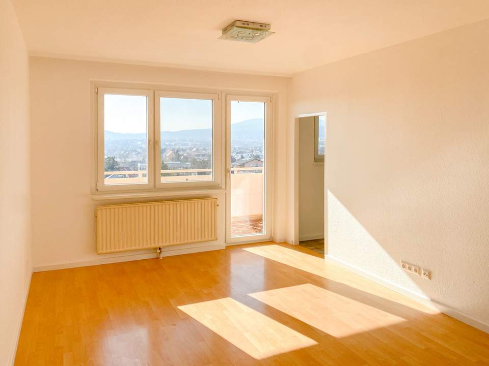 Charmante Loggiawohnung mit Fernblick und Top-Lage nahe der Shopping City Süd