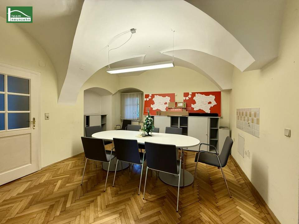 Zentrale Büro- / Kanzleifläche mit 4 Zimmern am Hauptplatz von Bruck an der Leitha!