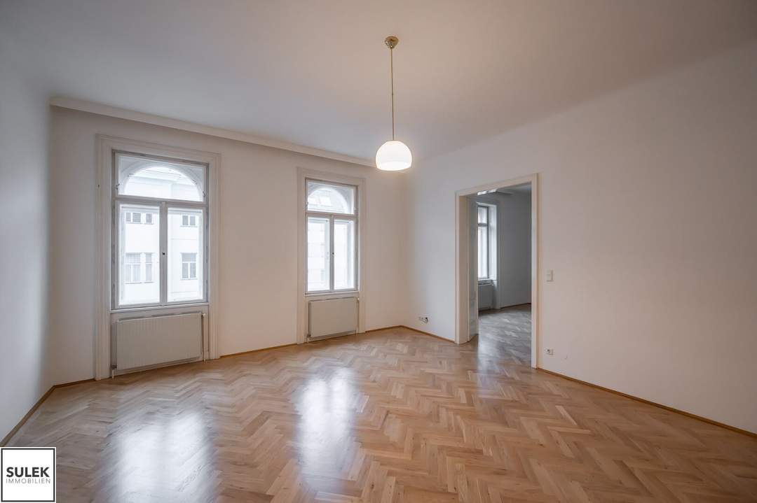 Großzügige, renovierte 3 Zimmer Altbauwohnung - ab sofort - zentrumsnah (Margaretenstraße 25)