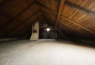 Sanierungsbedürftiges Haus auf großem Grundstück! Erwecken Sie es aus dem Dornröschenschlaf!