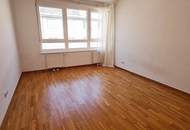 UNBEFRISTET, ROLLINGERGASSE, sonnige 75 m2 Neubau, 2 Zimmer, Wohnküche, Wannenbad, Parketten, WG-geeignet