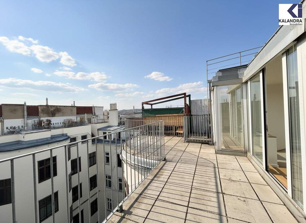 360 TOUR // DACHGESCHOß TERRASSEN-WOHNUNG
