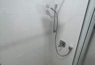 Geschäftsadresse auf der Thaliastraße | Hochwertig saniertes Lokal mit großer Fensterfläche