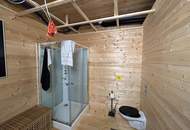 Autark leben im Lehm-Holz-Haus – mit 60 kWp PV & Naturpool