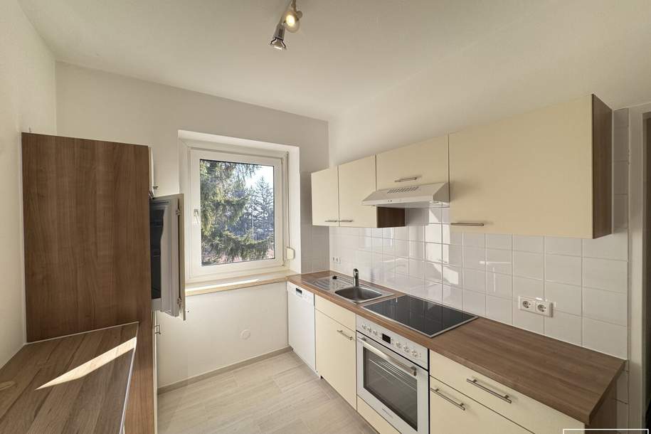 Moderne und helle 3 Zimmer Wohnung mit Loggia und Garage | ZELLMANN IMMOBILIEN, Wohnung-miete, 998,00,€, 7000 Eisenstadt(Stadt)