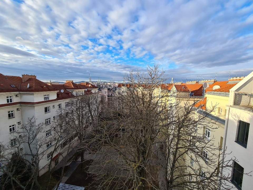 Wunderbare Dachgeschoss-Maisonette mit Terrasse - nahe zum Bahnhof Meidling!