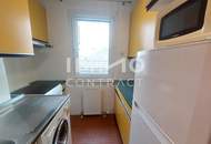 Erstbezug nach Renovierung. Single DG- Terrassen- Wohnung mit Air-Condition.