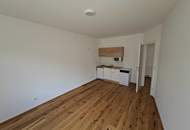 Gudrunstraße: Helle 2-Zimmer Wohnung