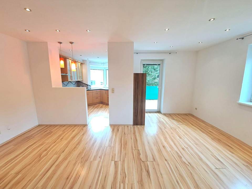 3-Zimmer-Eigentumswohnung mit TG-Parkplatz, Balkon und Aussicht