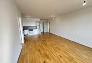 MARINA TOWER - Helle 2-Zimmer-Wohnung mit Balkon und überdachter Loggia