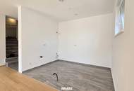 "Ihr neues Zuhause in Reichersdorf – Doppelhaushälfte mit Pool &amp; Traumgarten"