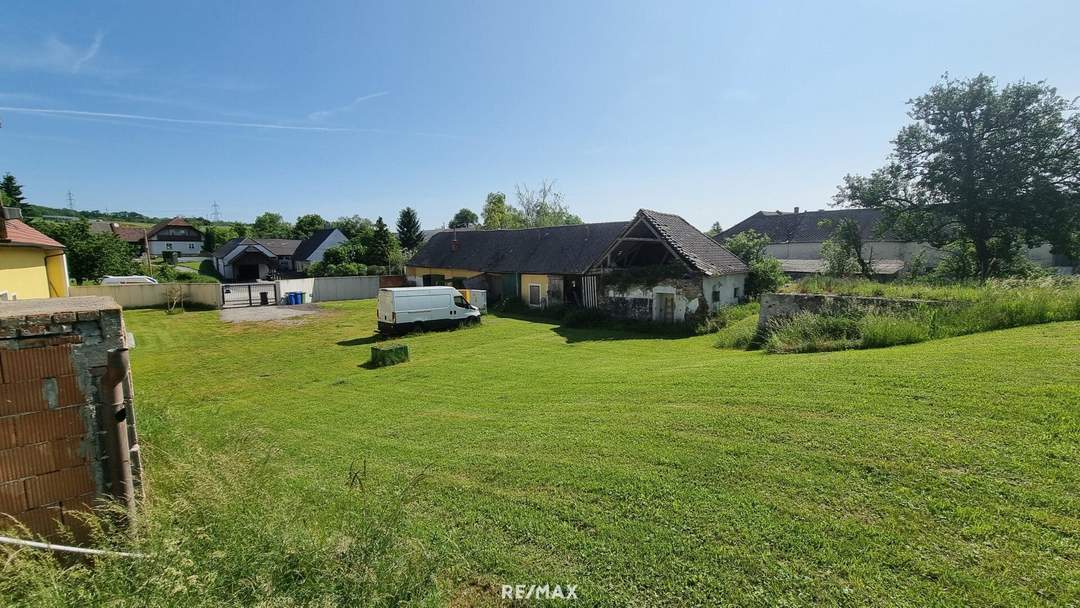 Grundstücke mit Entwicklungspotenzial und Altbestand