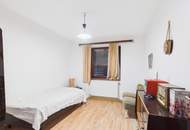 Sanierungsbedürftiges Haus mit schöner Aussicht in ruhiger Lage in Oberkirchbach zu kaufen!