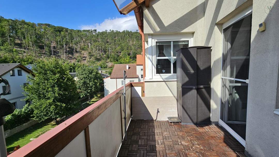 Freundliche Familienwohnung mit Loggia und zwei Stellplätzen