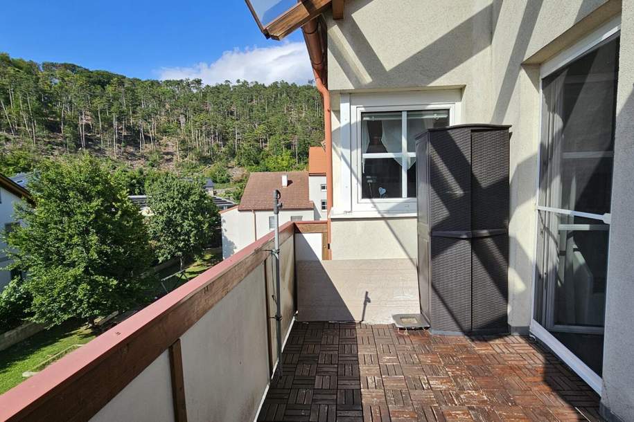 Freundliche Familienwohnung mit Loggia und zwei Stellplätzen, Wohnung-miete, 1.195,00,€, 2563 Baden