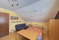 Großzügige und gepflegte Mietwohneinheit in einem Wohnhaus im Obergeschoß in ländlicher Ruhelage.