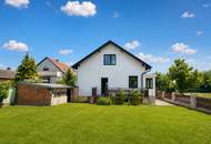 "StoP: FriscH SanierteS ZuhausE & SonnigeM GarteN in WEIGELSDORF!"