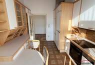 TOPLAGE LEOBEN - SANIERUNGSBEDÜRFTIG - große herrschaftliche Wohnung mit 2 Balkone!