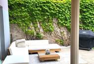 Exquisites Wohnen mit großzügiger Sonnen-Terrasse und Schwimmbiotop