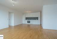 Helle 2 Zimmer Dachgeschosswohnung mit hofseitiger Terrasse - Abendsonne auf der eigenen Terrasse genießen! // ab 02/26 **VIDEO**