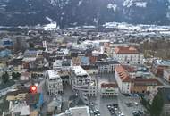 Mehrparteienhaus mit Parkplätzen im Zentrum von Spittal