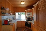 Reizvolles Holzhaus (gedämmt, verputzt) in ruhiger, naturnaher Lage - Neubaupotenzial!