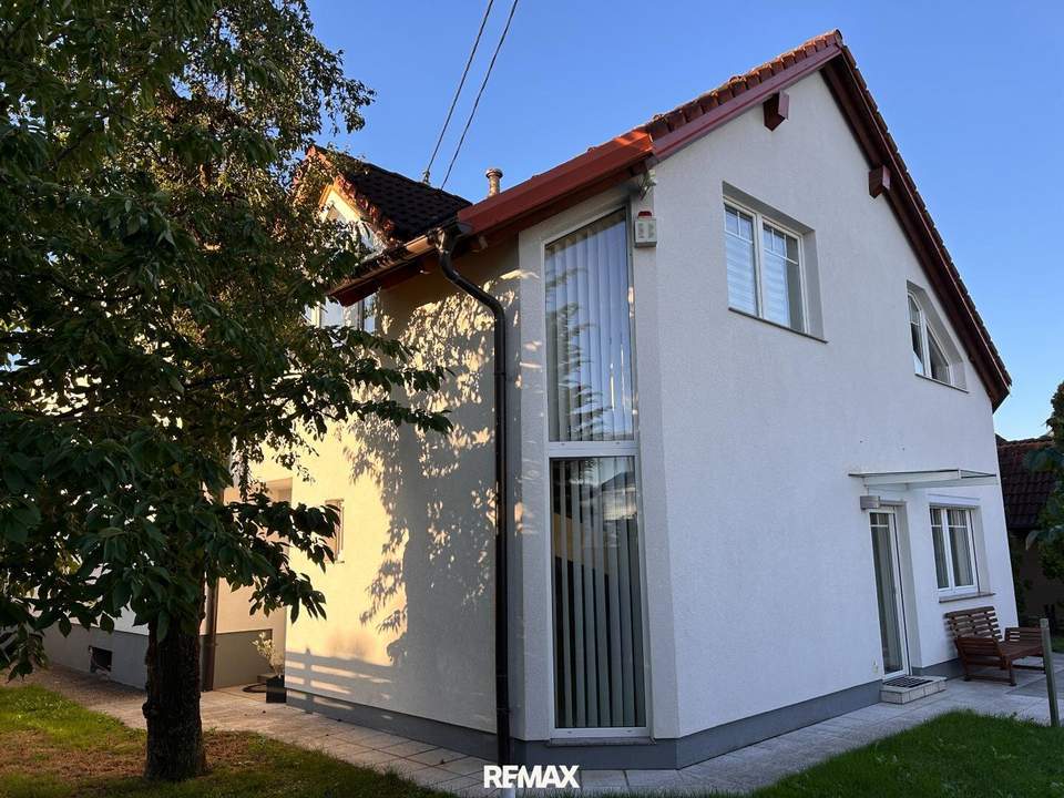 „Exklusives Anwesen mit Altbau & modernem Neubau – perfekt für zwei Familien“