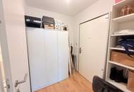 Möblierte und gut geschnittene 2-Zimmer Wohnung in Traumlage mit en—suite Badezimmer!