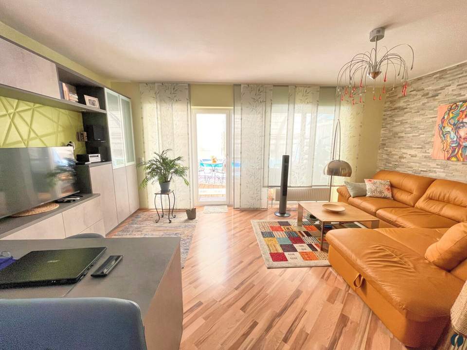 Doppelhaushälfte in Muckendorf-Wipfing mit Garten, Pool & Terrasse als Wintergarten!