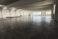 große Lagerhalle mit ca. 5,6 Meter durchgehender Höhe zu vermieten