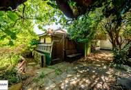 Bungalow mit großem Garten auf außergewöhnlichem Eckgrundstück in Bestlage von Inzersdorf