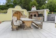 Exklusives Wohnparadies in traumhafter Alleinlage Mit Gästehaus, Halle, Weinkeller &amp; weiteren Highlights – auf ca. 62.000 m² Grundstück, davon 10.000 m² Bauland!