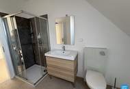 Erstbezug: Dachgeschoss in Villa