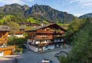 Frisch renovierter 3-Zimmer-Dachgeschosstraum mit zwei Balkonen und Tiroler Bergpanorama in Alpbach