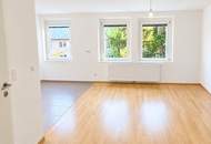 Sonnige, teilsanierte 2-Zimmer-Wohnung mit traumhaftem Grünblick!