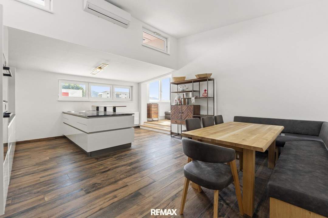 Hochwertige Wohnung mit 148 m² - Penthouseebene - Dachterrasse, Privatgarten und Pool