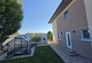 Wohnkomfort trifft Natur – Modernes Holzriegelhaus mit Pool und Garten auf Baurechtsgrund in Krenstetten