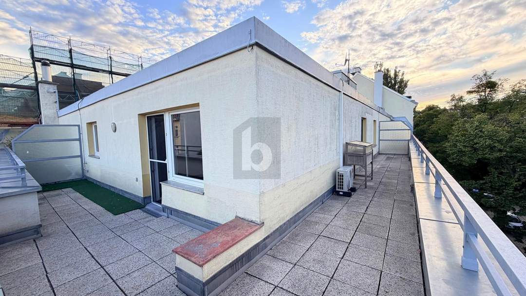 SANIERT IN RUHELAGE MIT GROSSER TERRASSE