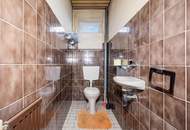 "Einfamilienhaus mit großem Entwicklungspotenzial – 738 m² Grundstück in Ruhelage von Strasshof"