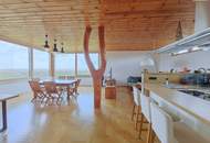 ++ TRAUMBLICK über den gesamten Neusiedler See ++ Architektenvilla mit weitläufigem Garten und traumhaftem Seeblick in idyllischer Lage! + Teilung und weitere Bebauung des Grundstückes möglich