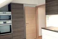 TRAUMHAFTE DG WOHNUNG IM COTTAGEVIERTEL