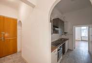 **Hannovermarkt** Renovation Opportunity: Charming 3-Room Period Apartment with Balcony and Airbnb Potential