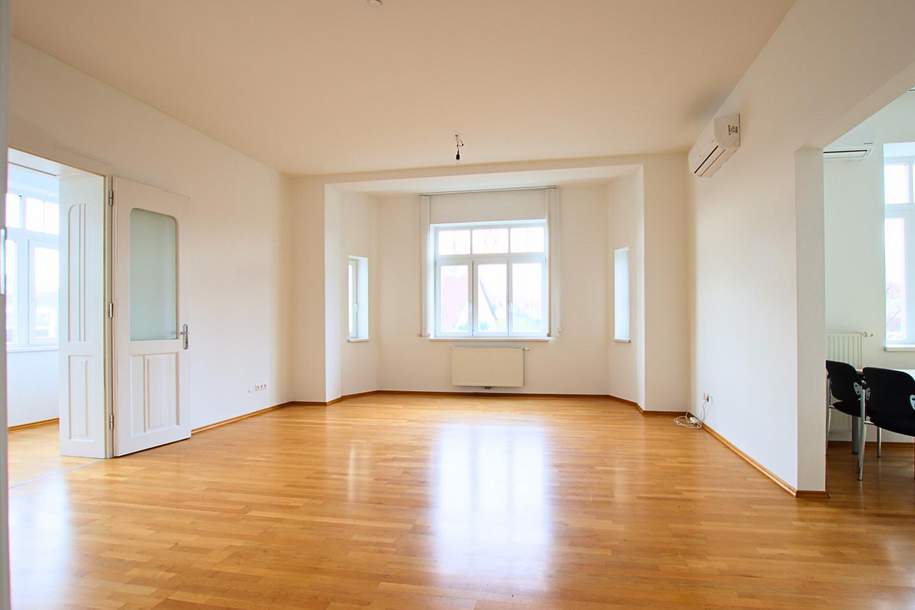 WOHNEN MIT HISTORISCHEM FLAIR! Großzügige Villenetage im Zentrum zu kaufen (TOP 2)!, Wohnung-kauf, 459.000,€, 2620 Neunkirchen